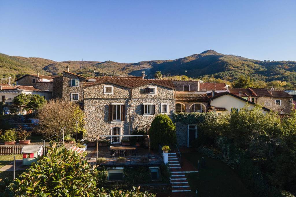 Casa Indipendente in vendita a Villanova d'Albenga frazione Bossoleto