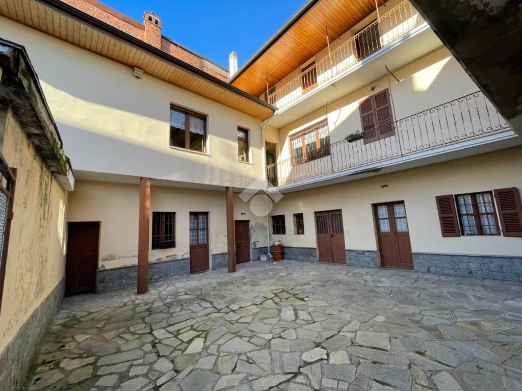 Casa Indipendente in vendita a Maggiora vicolo Sant' Antonio, 6