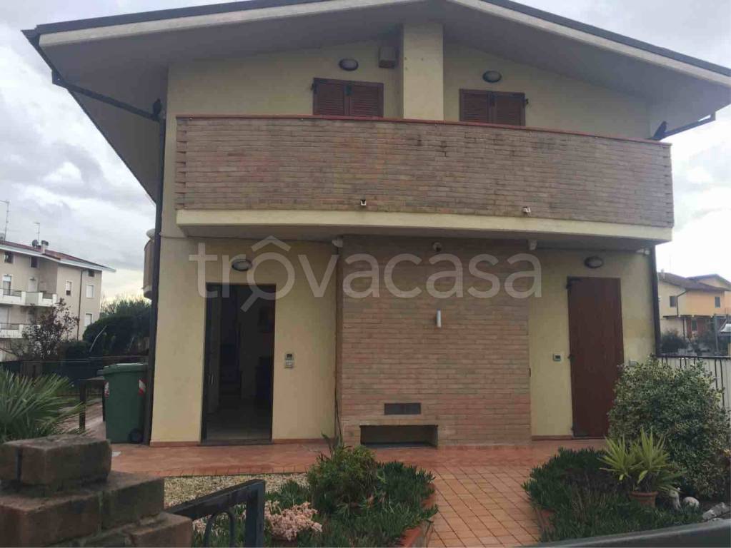 Villa a Schiera in vendita a Vallefoglia via Livorno