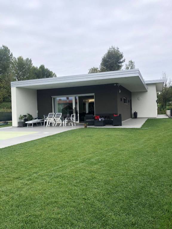 Villa in vendita a Manerba del Garda viale delle Rimembranze, 14