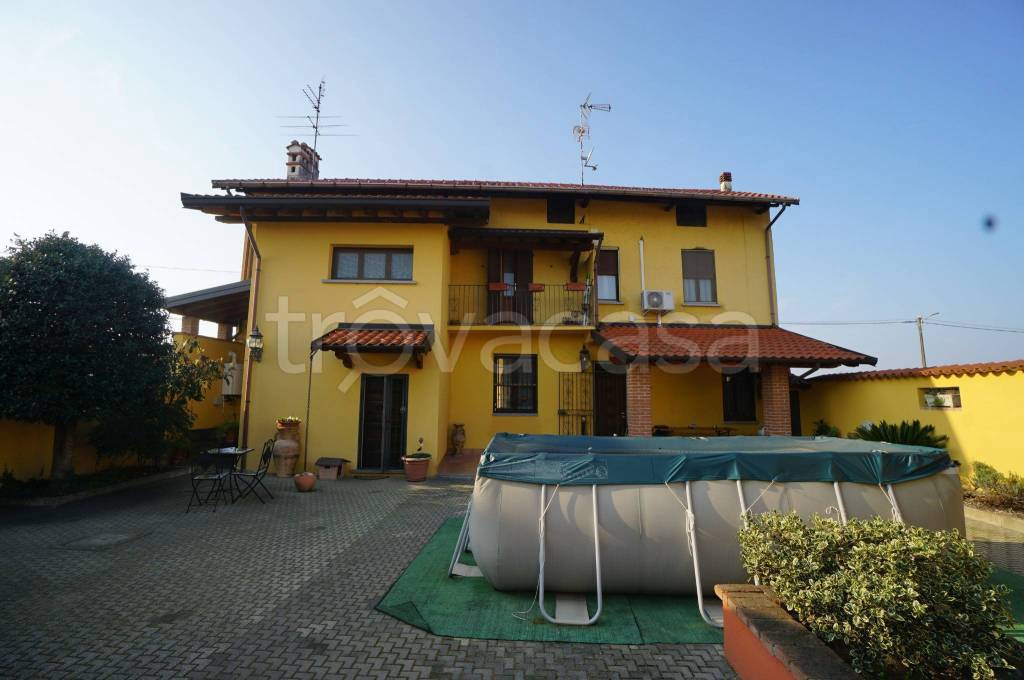 Villa Bifamiliare in vendita a Cassolnovo via Carlo Alberto, 4