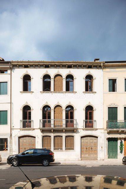 Villa Bifamiliare in in vendita da privato a Vittorio Veneto viale Camillo Benso di Cavour, 73