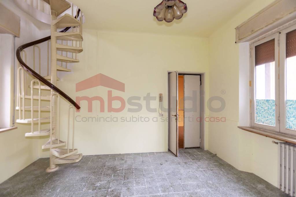 Appartamento in vendita a Lonate Ceppino via 4 Novembre