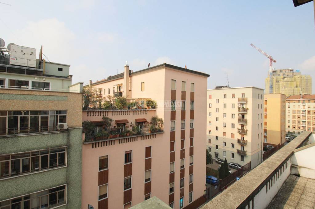 Appartamento in vendita a Milano viale Lucania 9