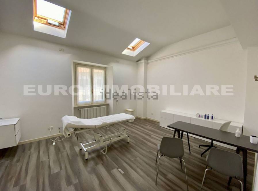 Ufficio in in affitto da privato a Brescia via Fontane, 32