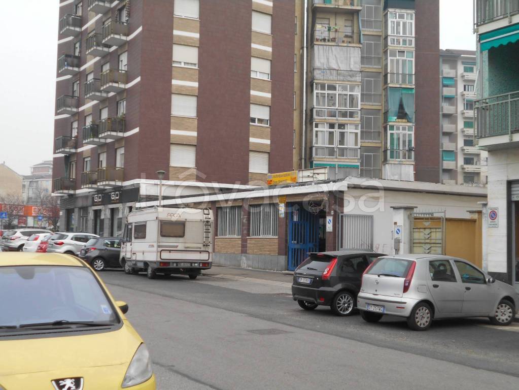 Magazzino in vendita a Torino via Don Bartolomeo Grazioli, 42