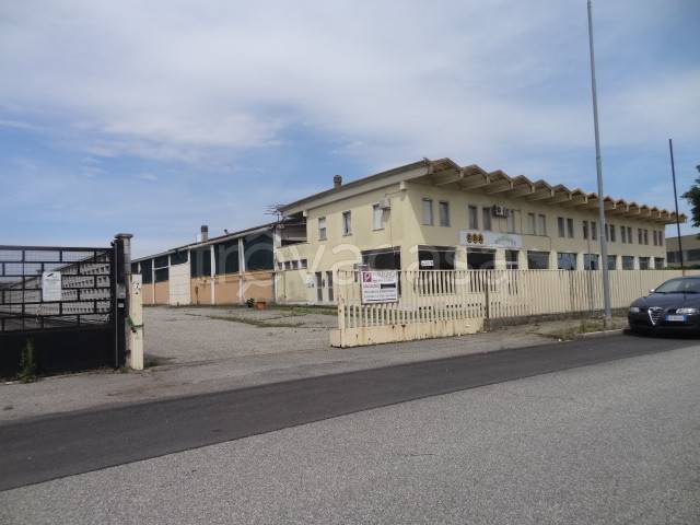 Capannone Industriale in vendita a Casale Monferrato via Achille Grandi, 7