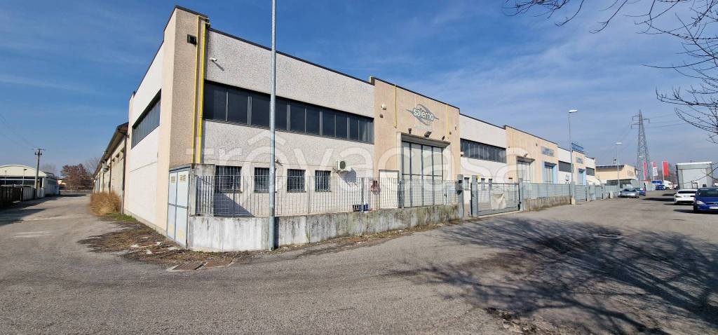 Capannone Industriale in vendita a Pontevico via Fornace