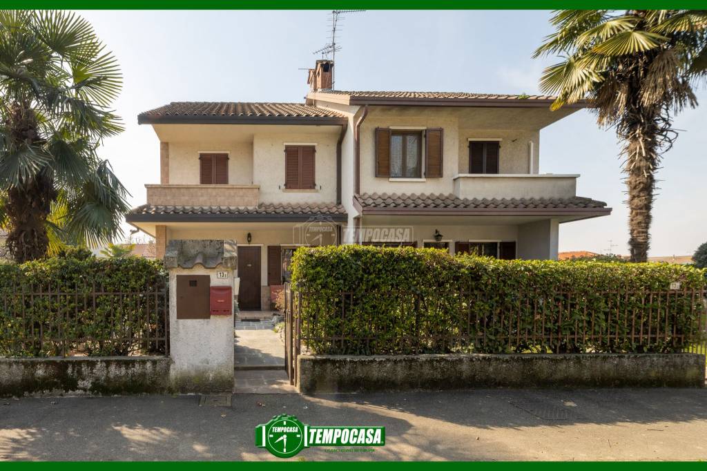 Villa Bifamiliare in vendita a Basiano via donizzetti 13