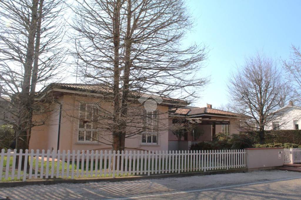 Villa in vendita a Suzzara via Firenze, 4