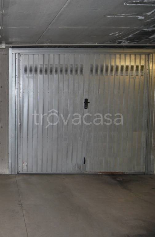 Garage in vendita ad Alba corso torino