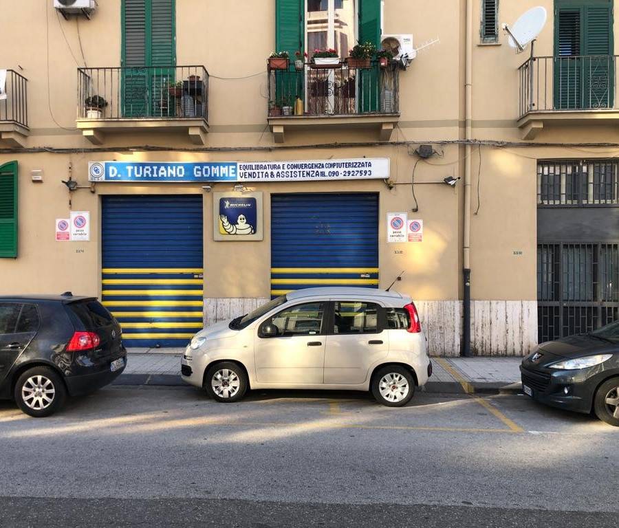 Negozio in vendita a Messina via Giuseppe La Farina, 112