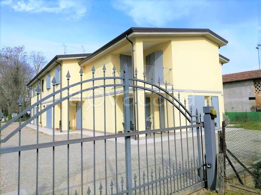 Villa a Schiera in vendita a Reggiolo