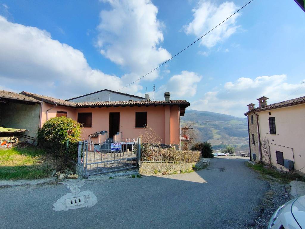 Villa a Schiera in vendita a Zavattarello frazione rossone, snc