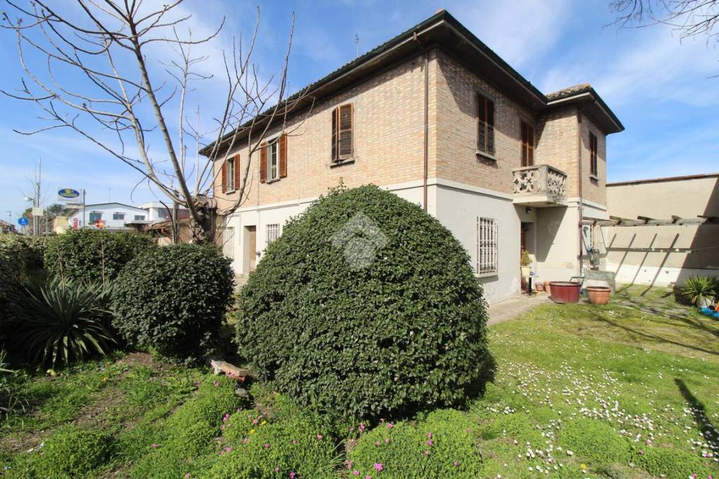 Casa Indipendente in vendita a Castel Bolognese via emilia levante, 310