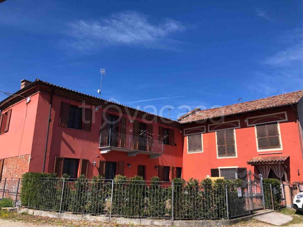 Casa Indipendente in vendita ad Asti frazione Quarto Inferiore, 168