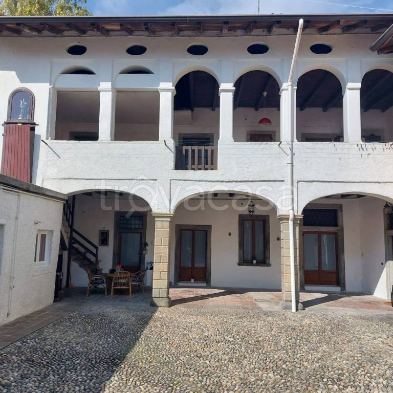 Villa Bifamiliare in vendita a Castelli Calepio