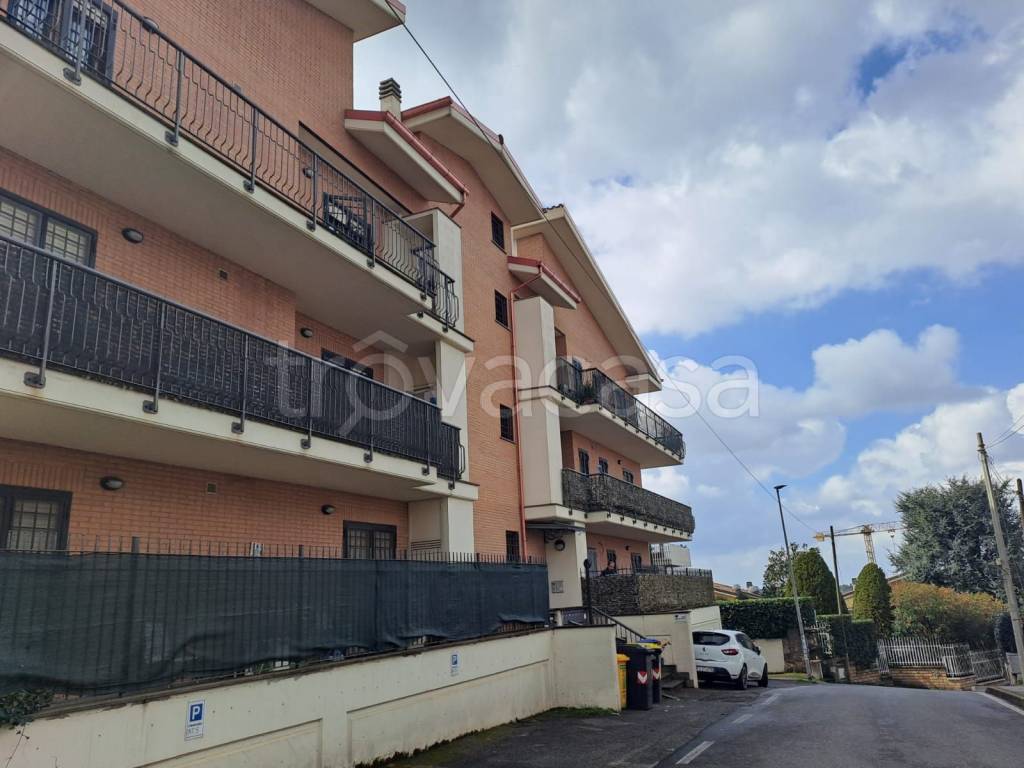Appartamento in vendita a Marino via Aldo Moro, 44B