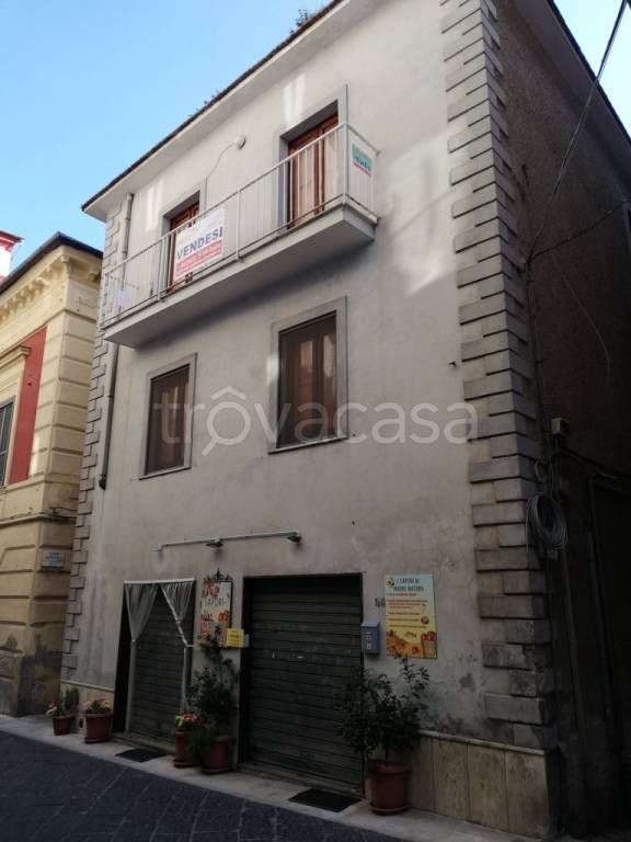 Casa Indipendente in vendita a Caiazzo via Aulo Attilio Caiatino
