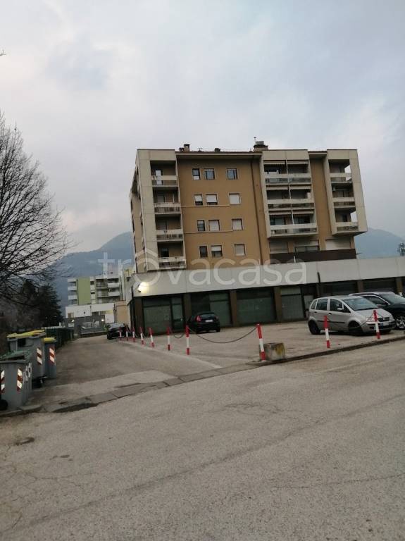 Ufficio in in affitto da privato a Trento via Lavisotto