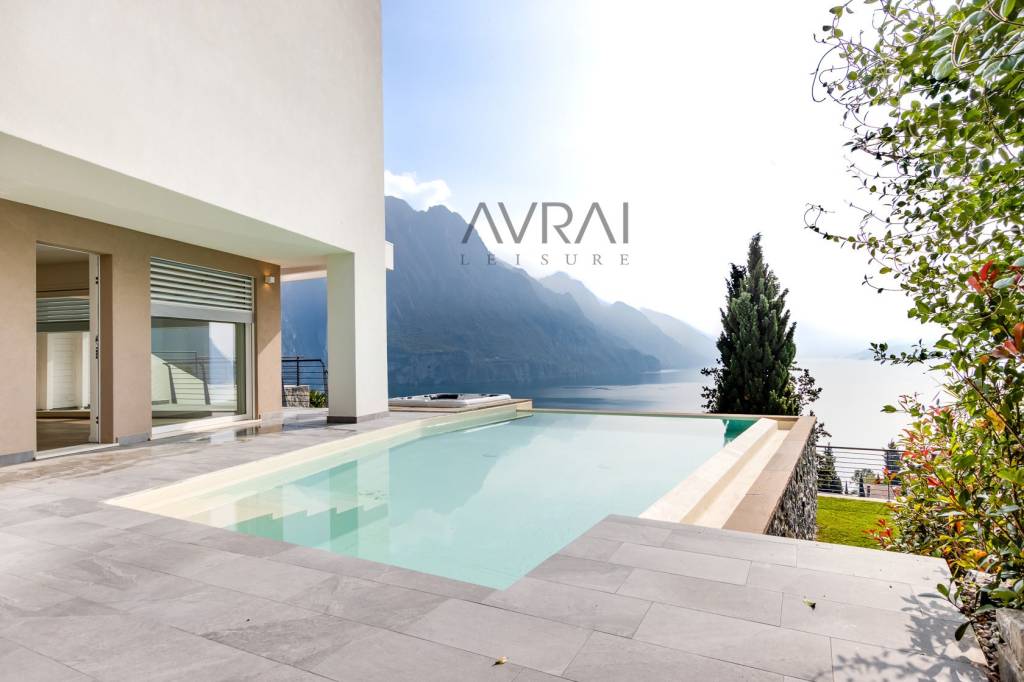 Villa Bifamiliare in vendita a Riva di Solto via Baruc