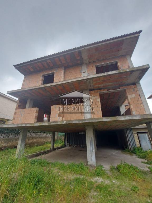 Casa Indipendente in vendita a Pozzuoli via Monte Nuovo Licola Patria