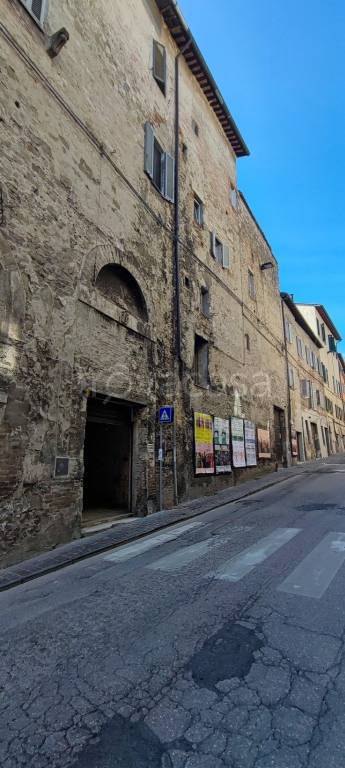 Magazzino in vendita a Perugia