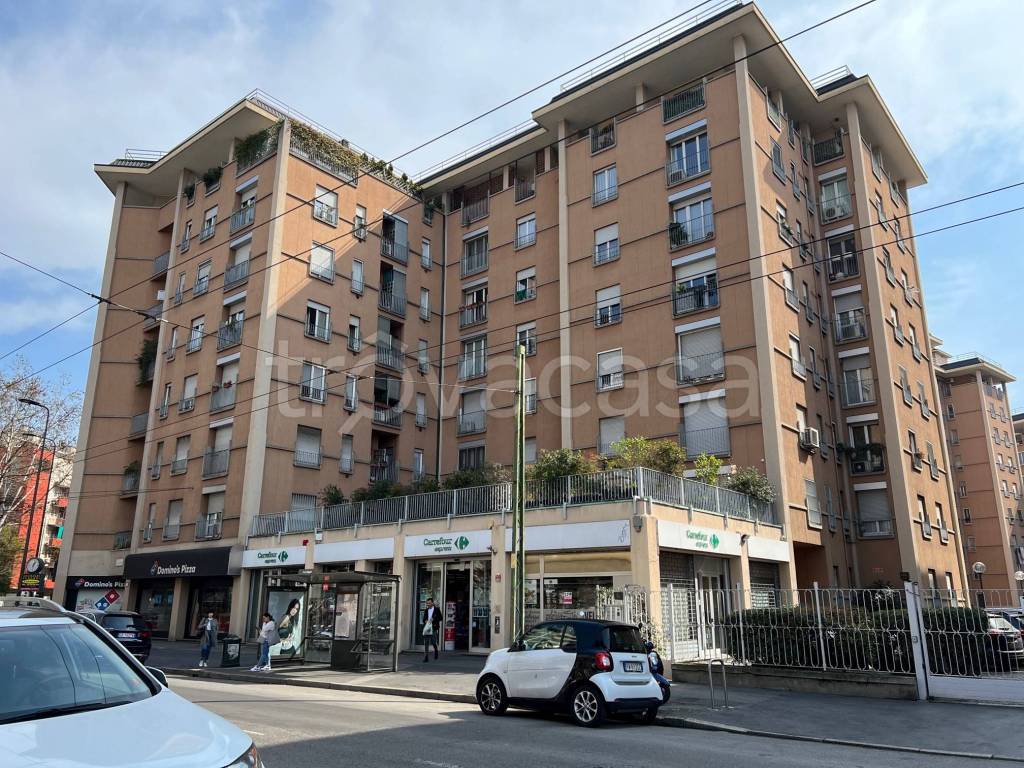 Appartamento in vendita a Milano via Alberto Caroncini, 6