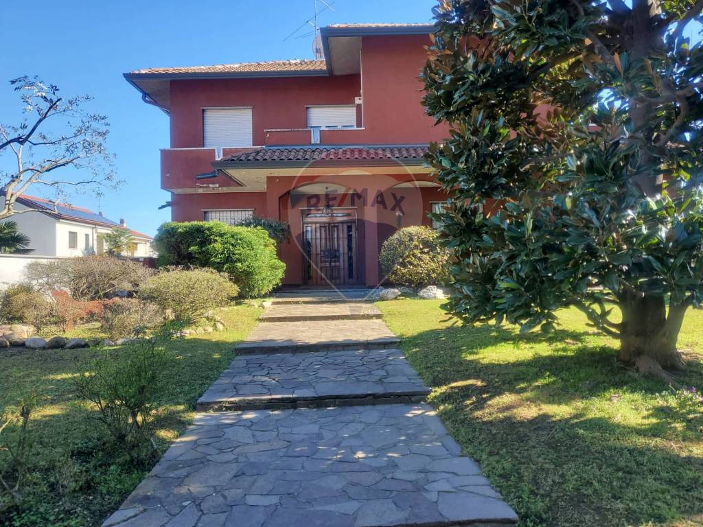 Villa in vendita a Parabiago via 20 Settembre, 16