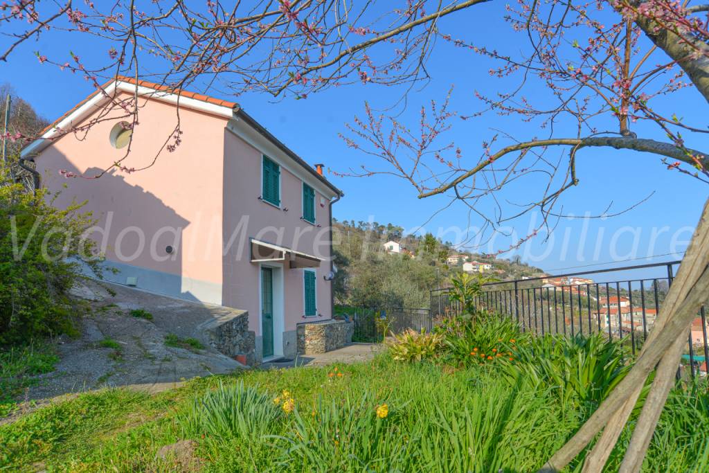 Villa in vendita a Quiliano via Pue, 4