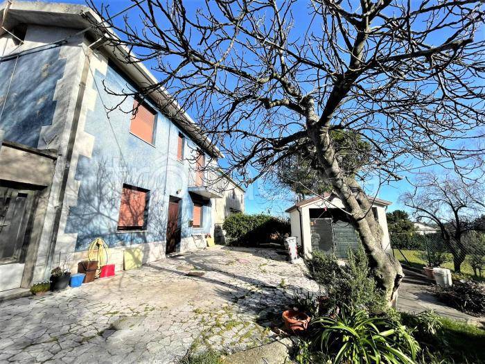 Casa Indipendente in vendita a Senigallia strada Intercomunale San Silvestro, 105