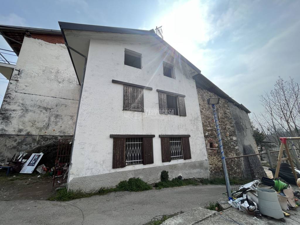 Casa Indipendente in vendita a Castellamonte via Rua, 25