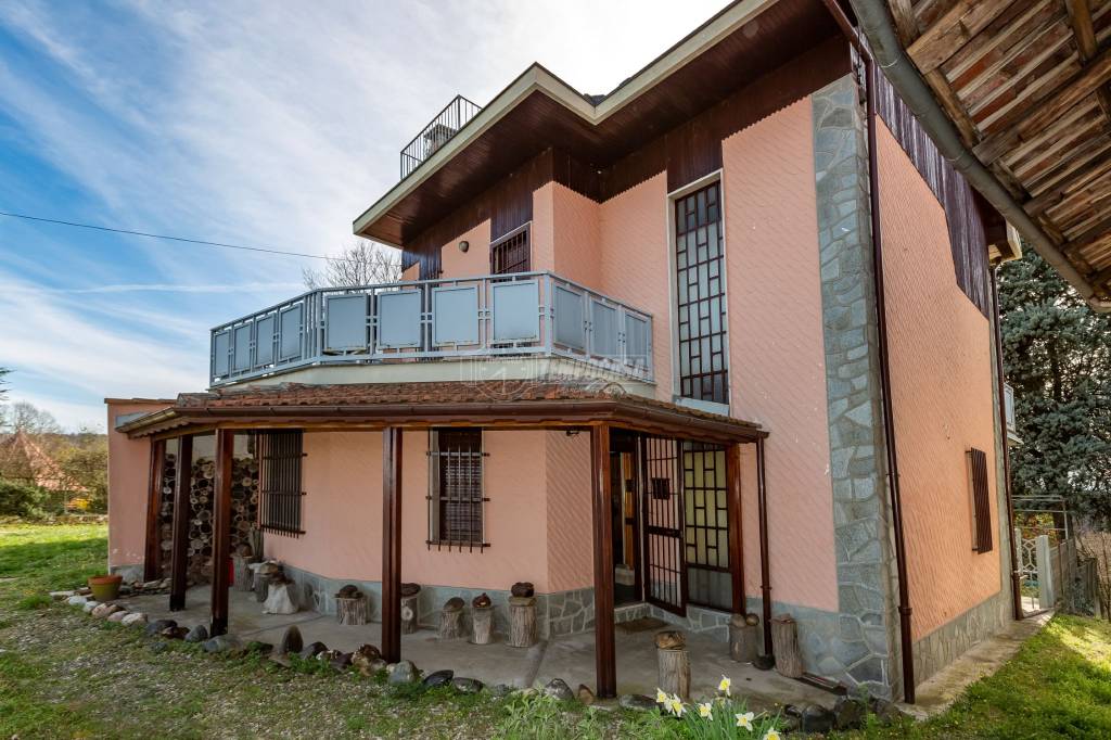 Villa in vendita a Lauriano borgata Viarola
