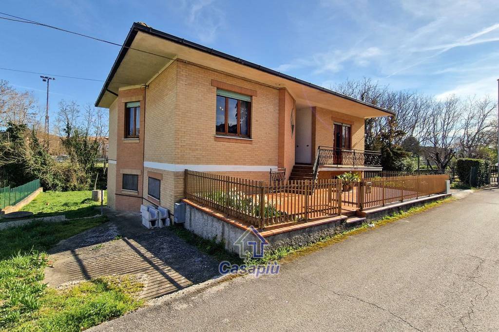 Villa in vendita a Falerone via Aldo Moro, 8