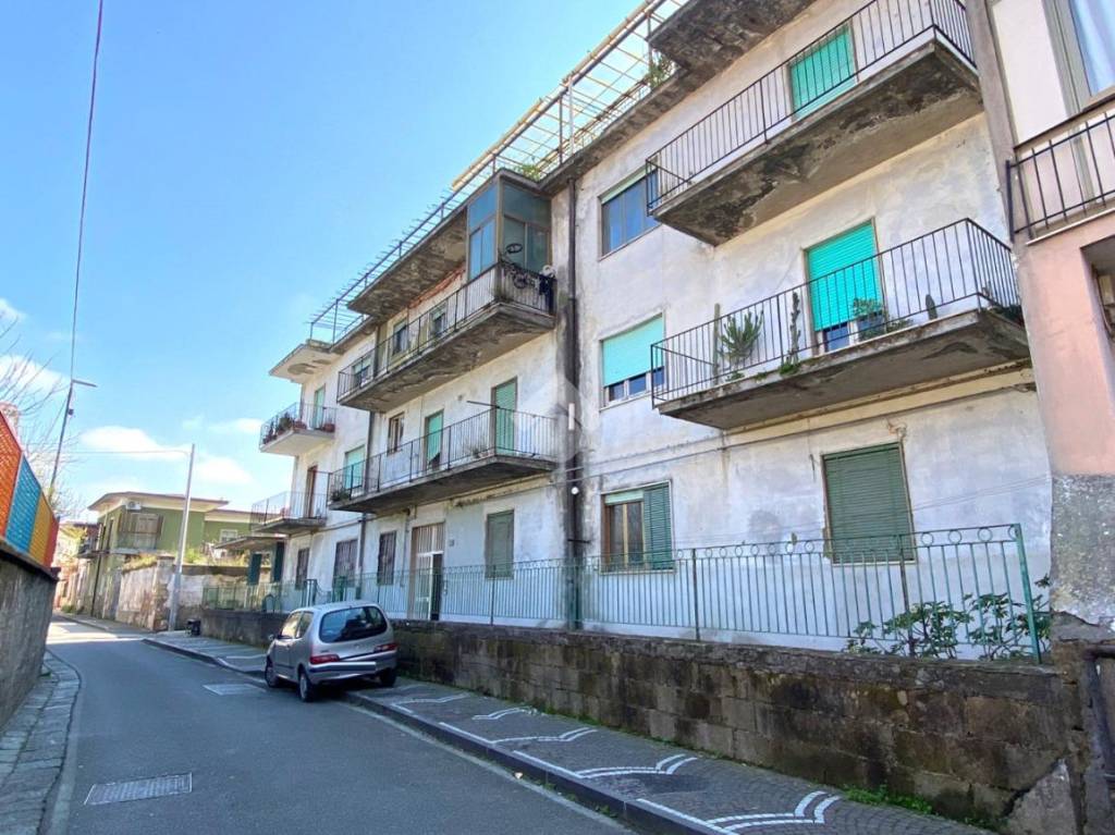 Appartamento in vendita a Napoli via Luigi Martucci, 50