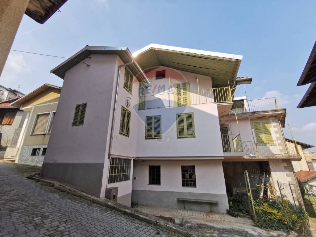 Appartamento in vendita a Valdilana frazione Pratrivero, 94