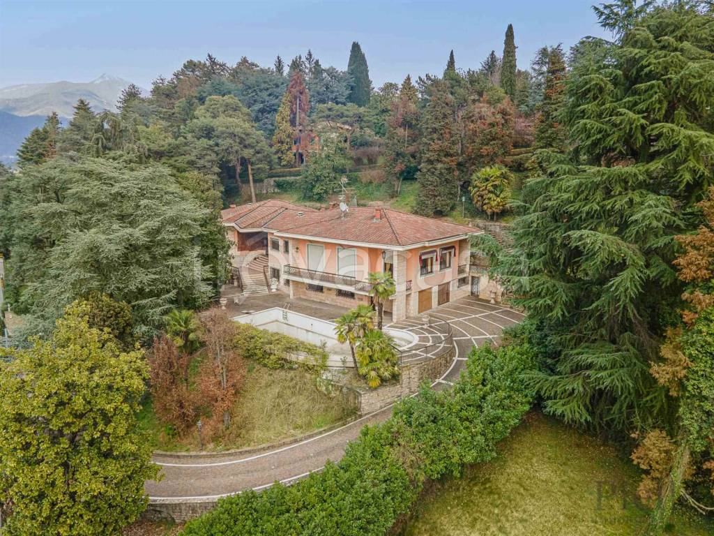 Villa in vendita a Credaro via Roma, 62