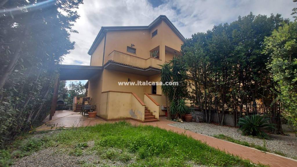 Villa a Schiera in vendita a Crotone via romania