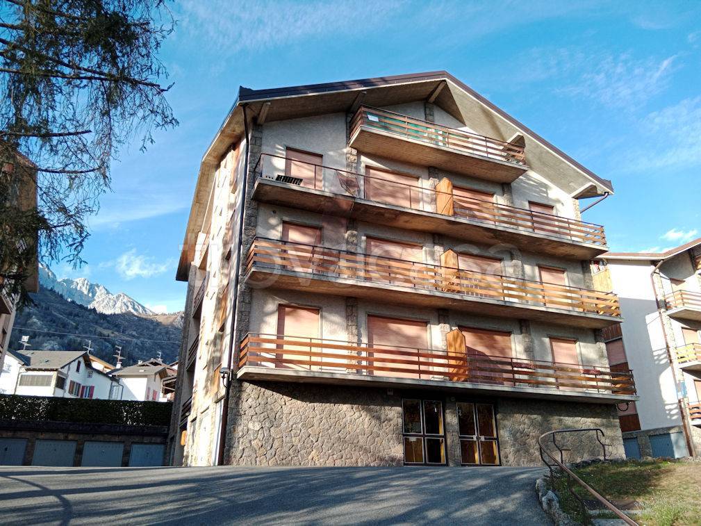 Appartamento in vendita a Castione della Presolana via Pio XI