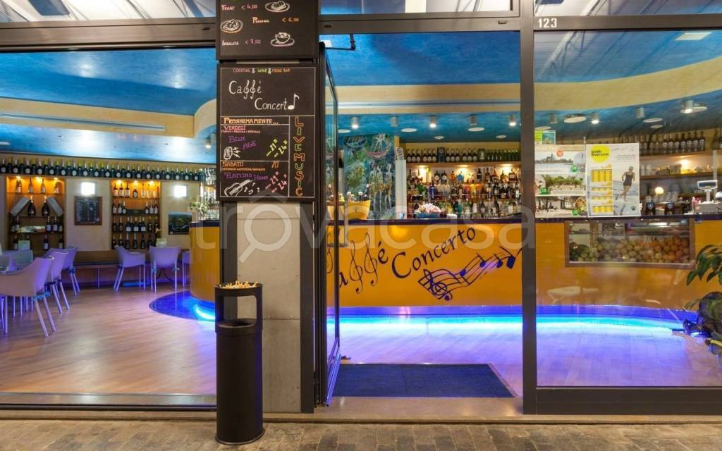Bar in in vendita da privato a Grado viale Dante Alighieri, 123