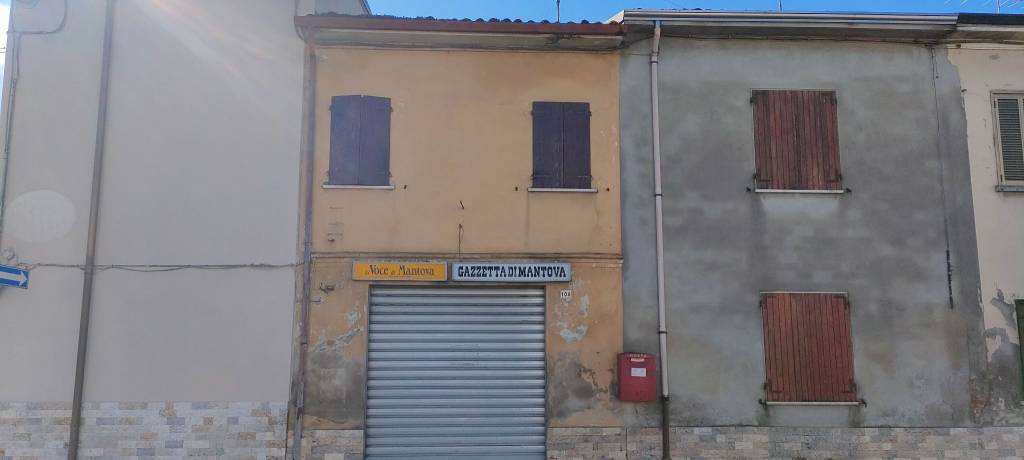Casa Indipendente in in vendita da privato a Serravalle a Po via Provinciale, 108