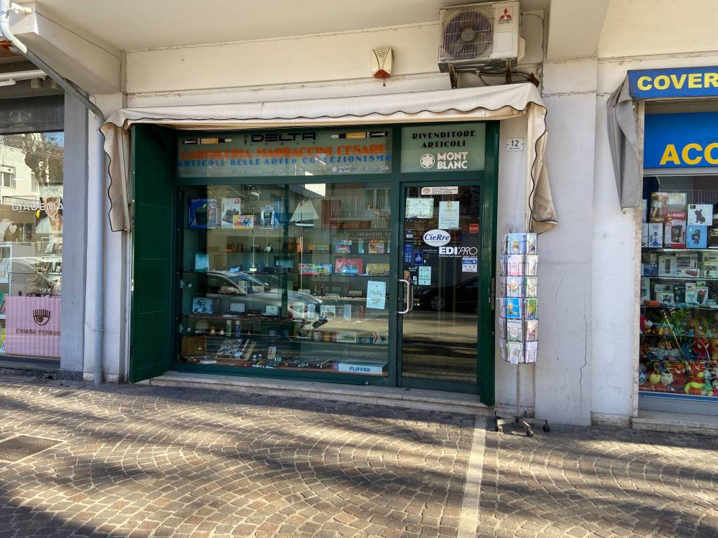 Cartoleria in vendita a Giulianova viale Vincenzo Ercole Orsini
