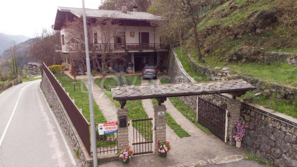 Villa in vendita a Bracca via Strada Consorziale 2