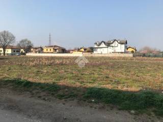 Terreno residenziale in vendita a corbetta via i. nievo