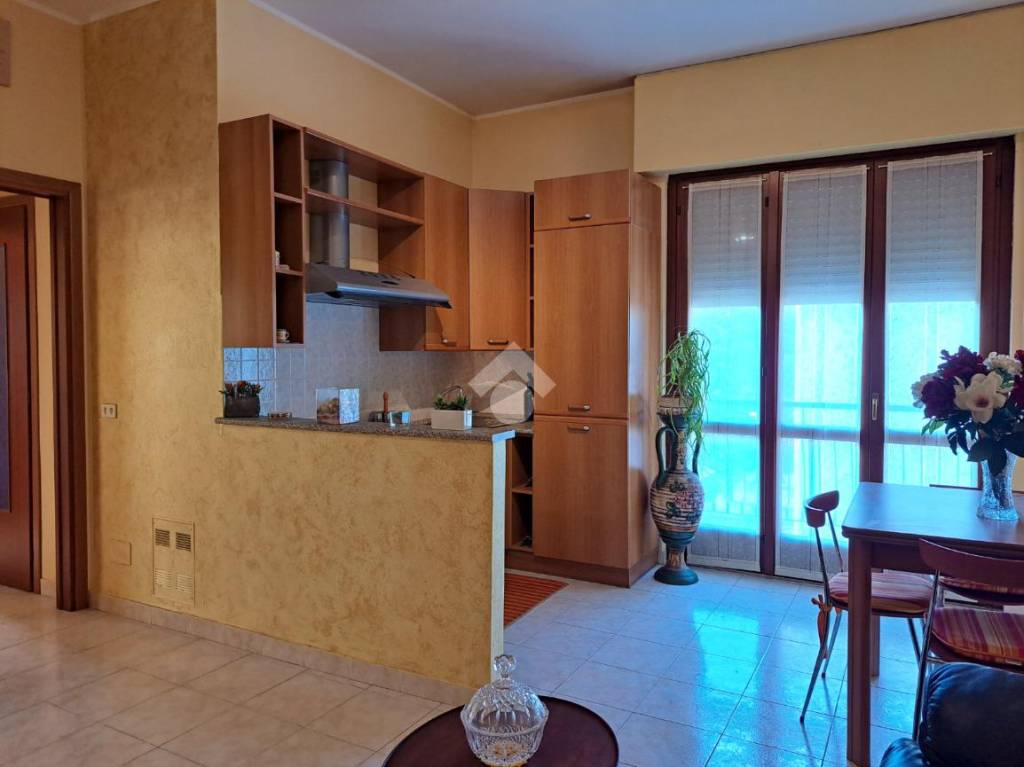Appartamento in vendita a Solaro via Giuseppe Toniolo, 7