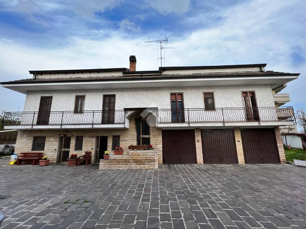 Villa in vendita a Paullo via l. Da Vinci, 36