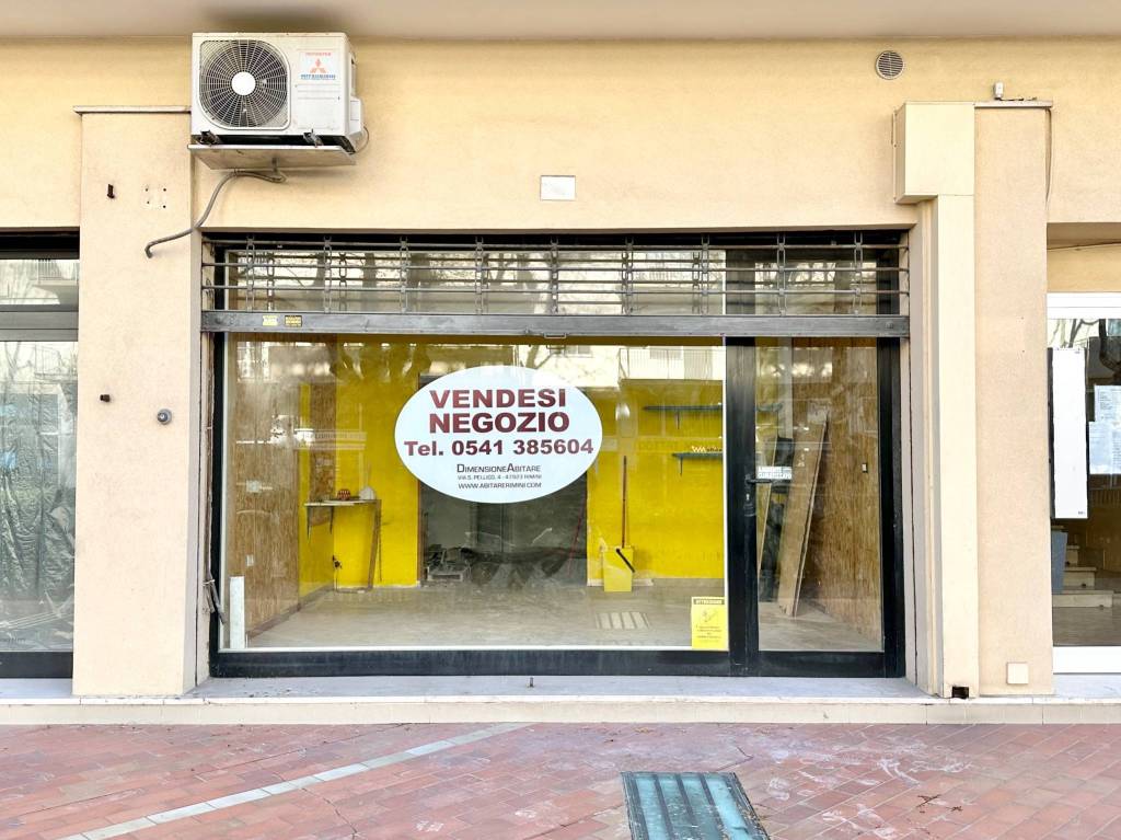 Negozio in vendita a Rimini viale Tripoli, 220