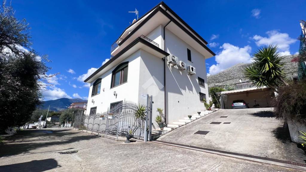 Villa in vendita a Formia via Rovegno, 57