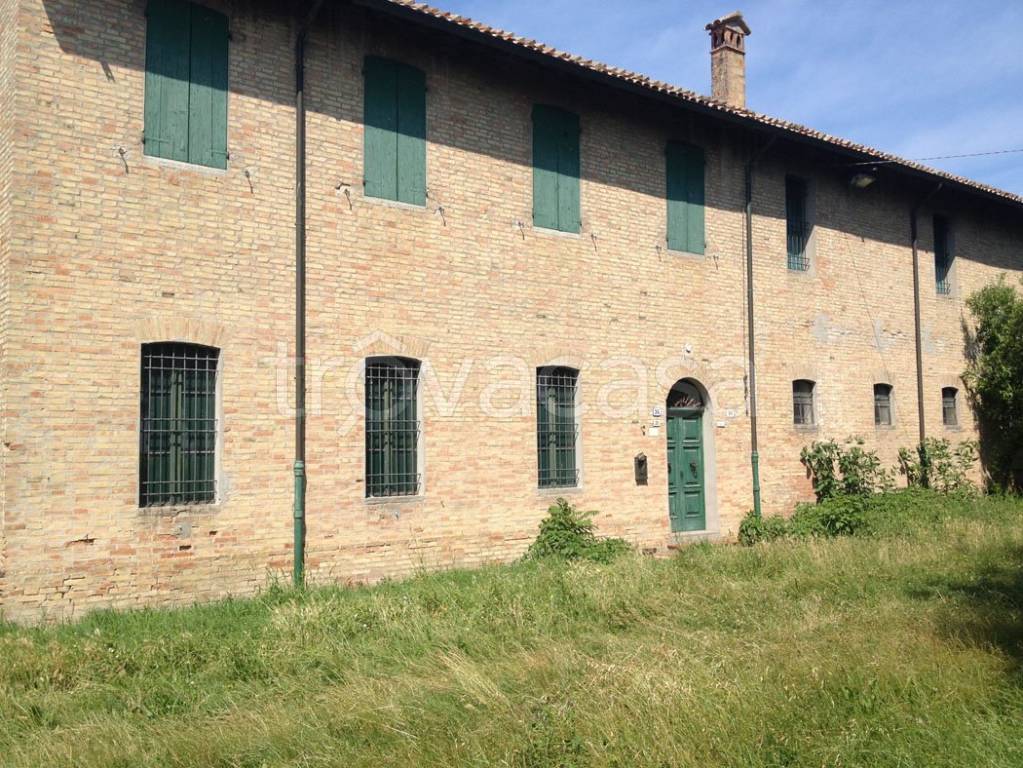 Casale in vendita a Ravenna via Chiavica Fenaria