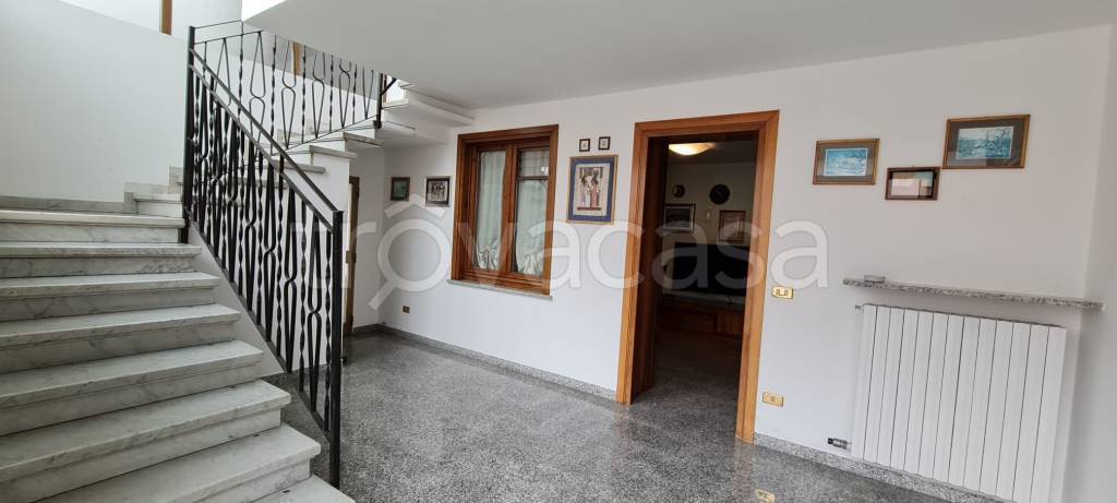 Casa Indipendente in vendita a Bonate Sopra via Trieste, 4